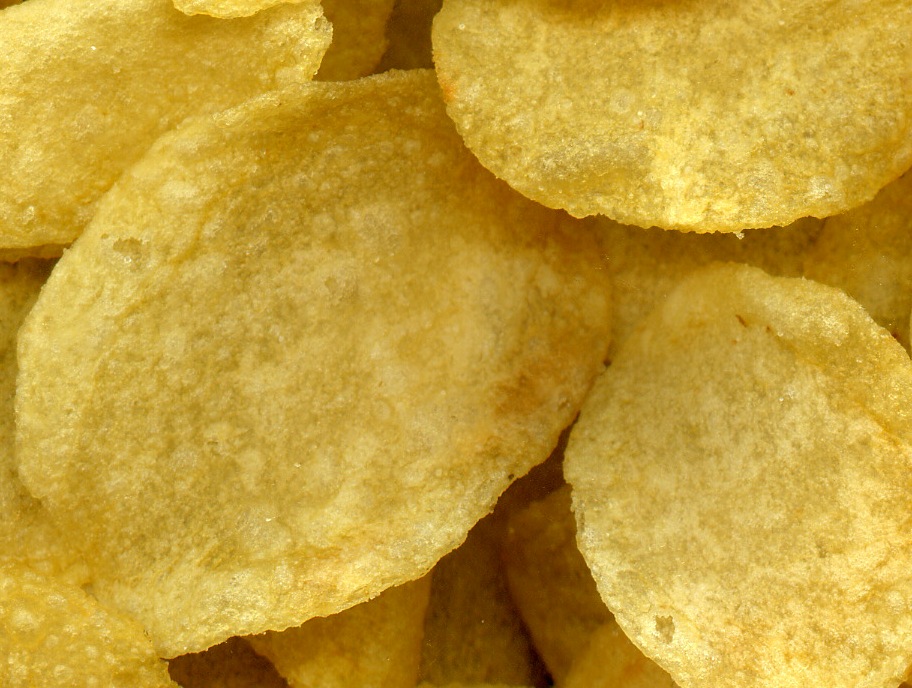 Muchas papas fritas y crujientes