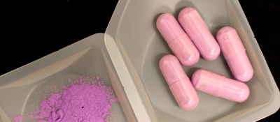 Tenemos unas pequeñas pastillas en una caja con compatimientos