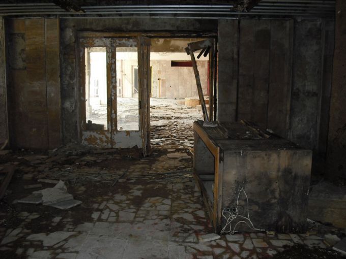 Vemos el sitio donde estaba recepción es destrucción total