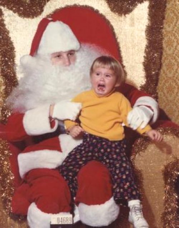 Tambien un ñiño que llora no quiere la presencia de Santa no disfruta el momento